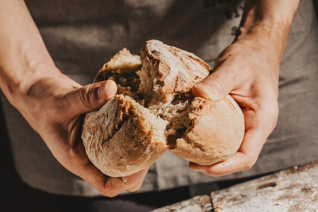 the best breads for blood sugar include sourdough and sprouted grain