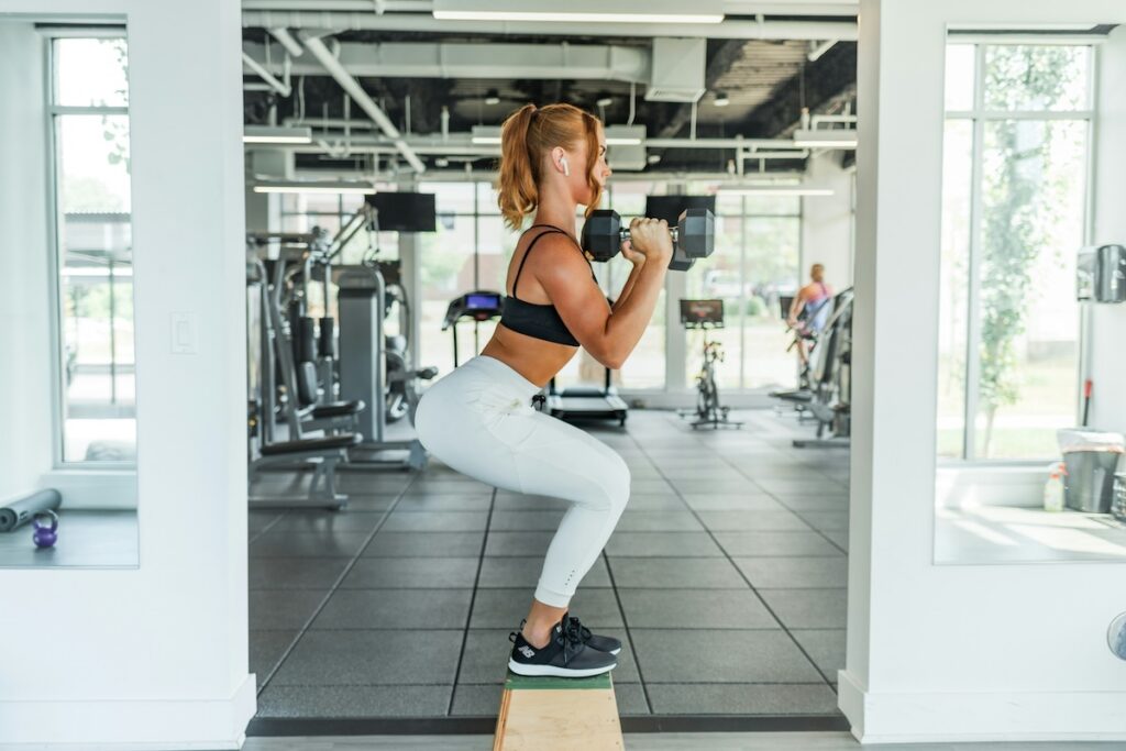 a woman does a glutes workout to help build her glutes
